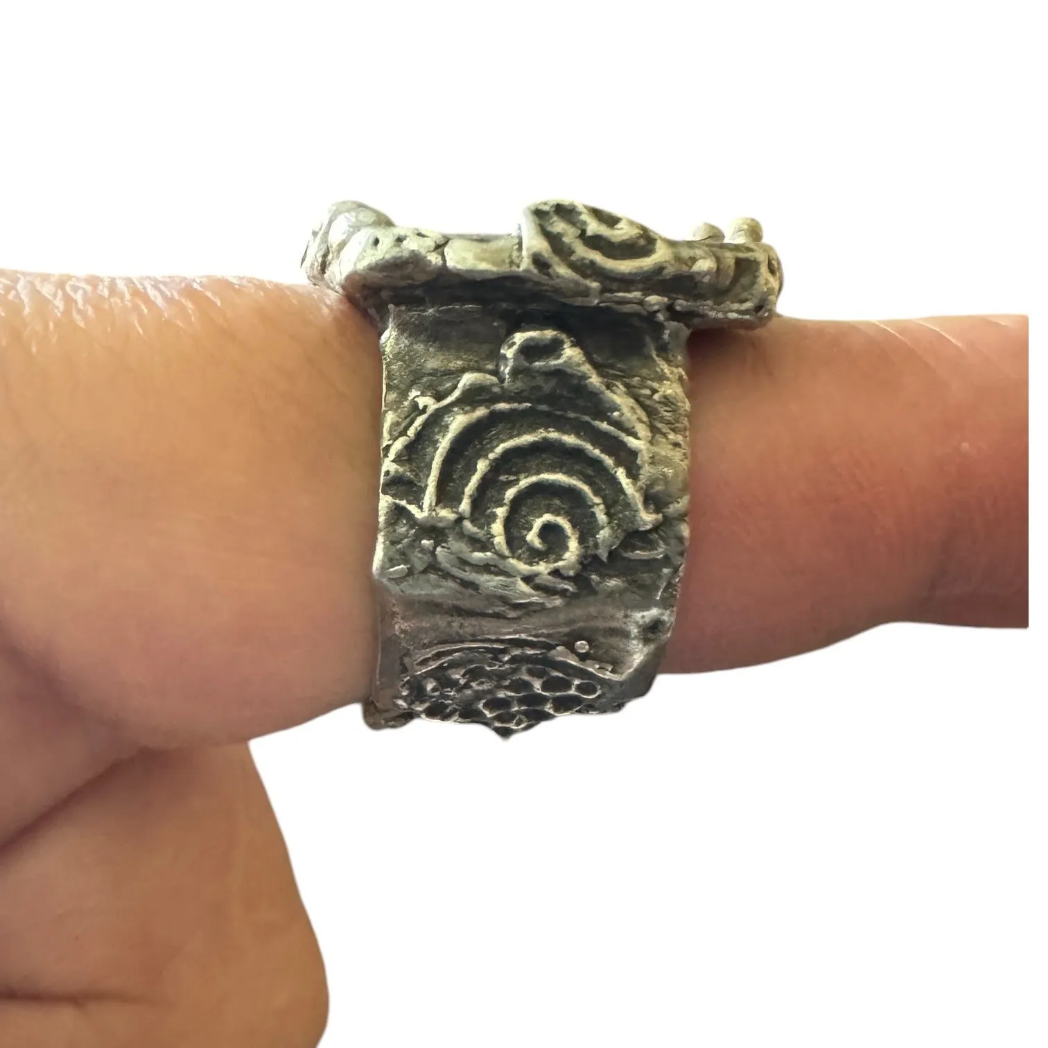 Hand Crafted Broken Lena Liu Hummingbird China Ring Silver Blend Boho-Metalwork